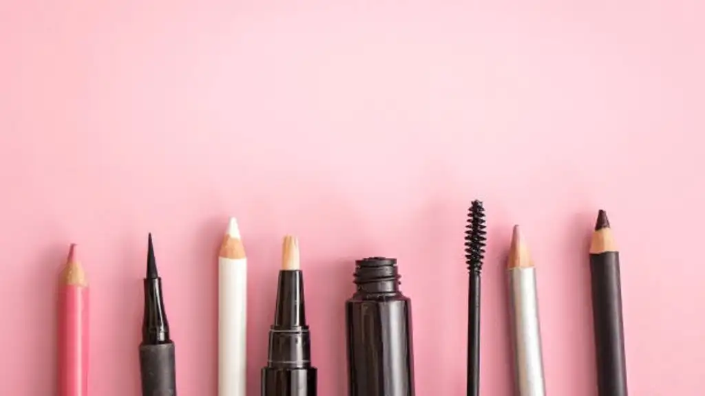 واردات لوازم آرایش چشم از چین